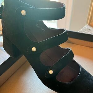 BORN HEELS MADE BY ONO, NIB leather